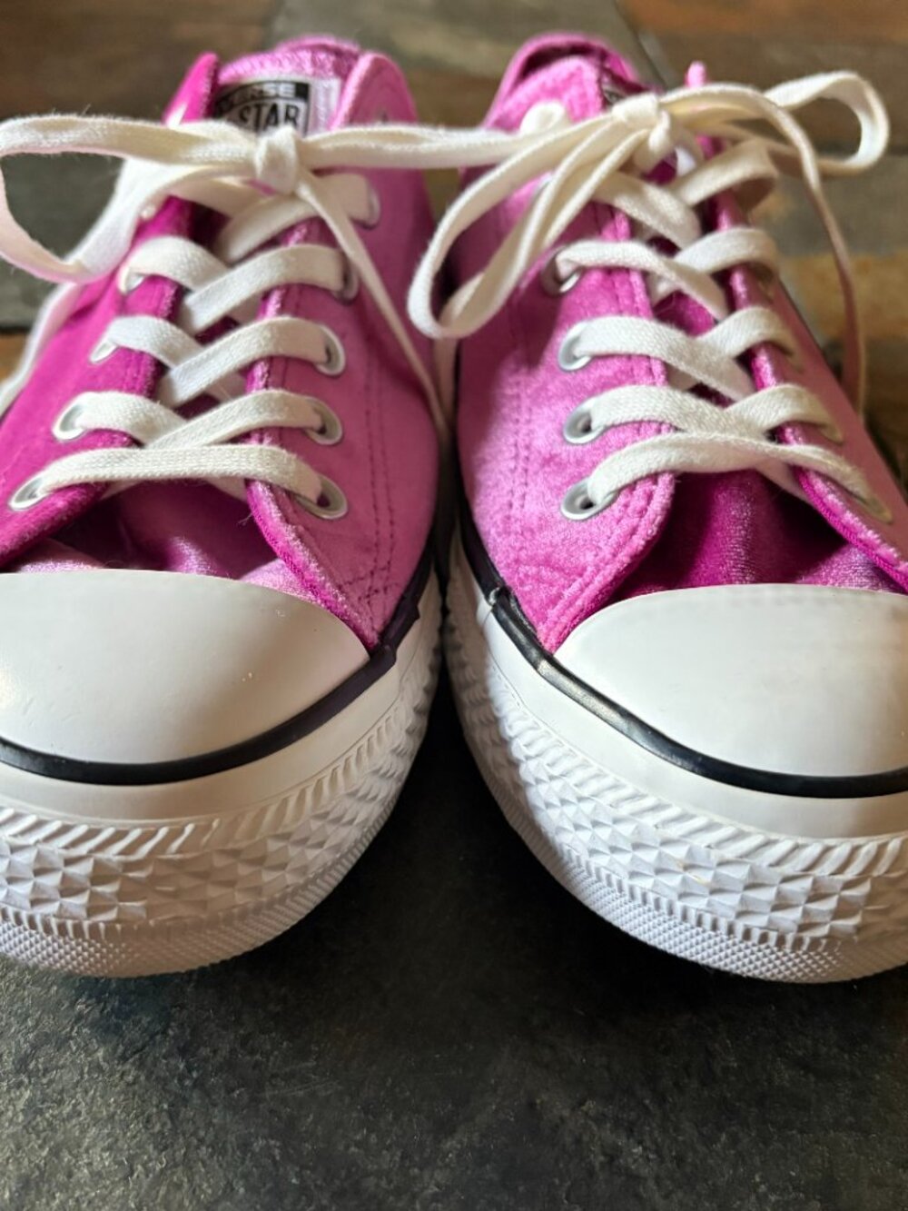 Converse Chuck Taylor Pink Sapphire velvet All Star low tops size 8.5 unworn - Picture 2 of 10